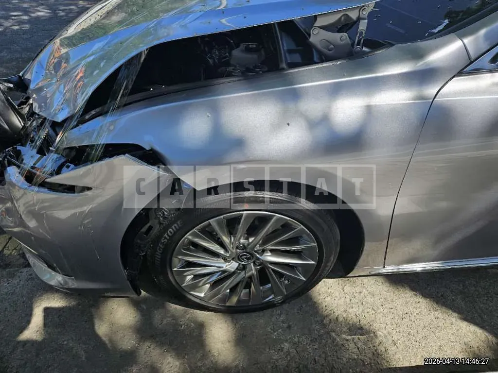 Photo 2 of 19: 2026 Lexus ES300h — Korean insurance auction