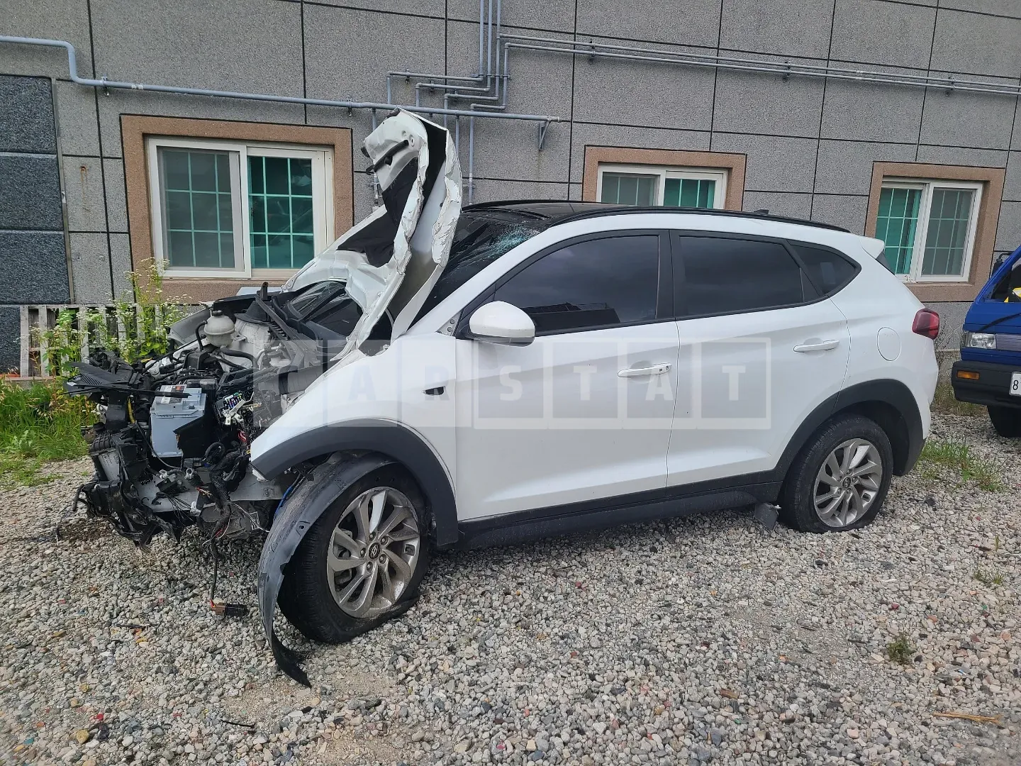 Photo 2 of 10: 2017 Hyundai Tucson, VIN KMHJ2815GHU293890 — Korean insurance auction
