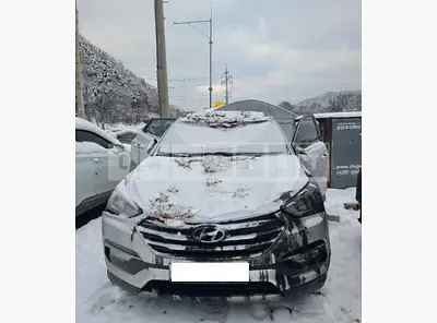 Photo 1 of 16: 2017 Hyundai Santa Fe, VIN KMHSW81UDHU730132 — Korean insurance auction