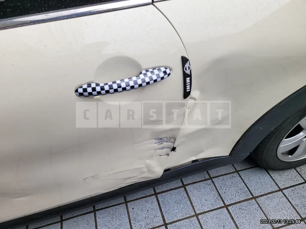 Photo 2 of 13: 2016 MINI Cooper D — Korean insurance auction