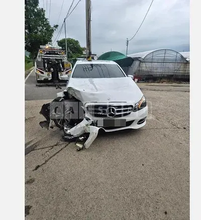 Photo 1 of 2: 2016 Mercedes-Benz E220 BlueTec — Korean insurance auction