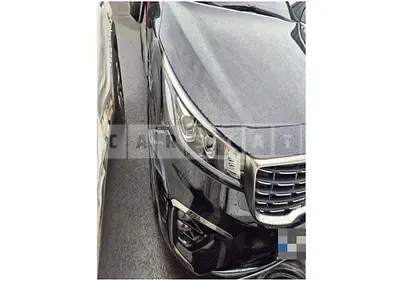 Photo 1 of 15: 2018 Kia Carnivals — Korean insurance auction