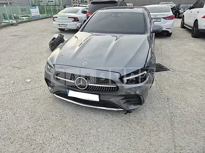 Photo 1 of 26: 2022 Mercedes-Benz E220d 4Matic, VIN W1KZF0FB8NB021680 — Korean insurance auction