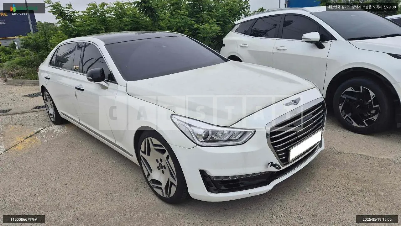 Photo 2 of 39: 2017 Hyundai Genesis EQ900 Limousine, VIN KMHG511HDJU043679 — Korean insurance auction