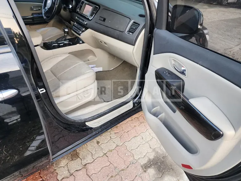 Photo 2 of 7: 2018 Kia Carnivals, VIN KNAME81ABKS471082 — Korean insurance auction