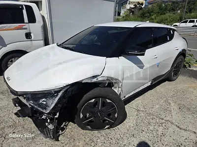 Photo 1 of 18: 2025 Kia EV6 — Korean insurance auction