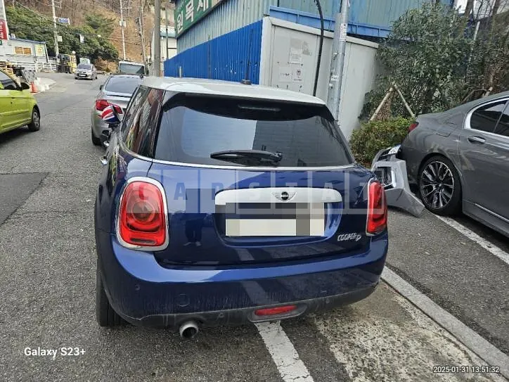 Photo 2 of 20: 2015 MINI Cooper D Five-Door — Korean insurance auction