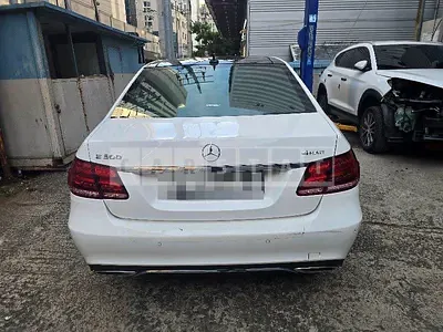 Photo 1 of 28: 2015 Mercedes-Benz E300 4Matic — Korean insurance auction