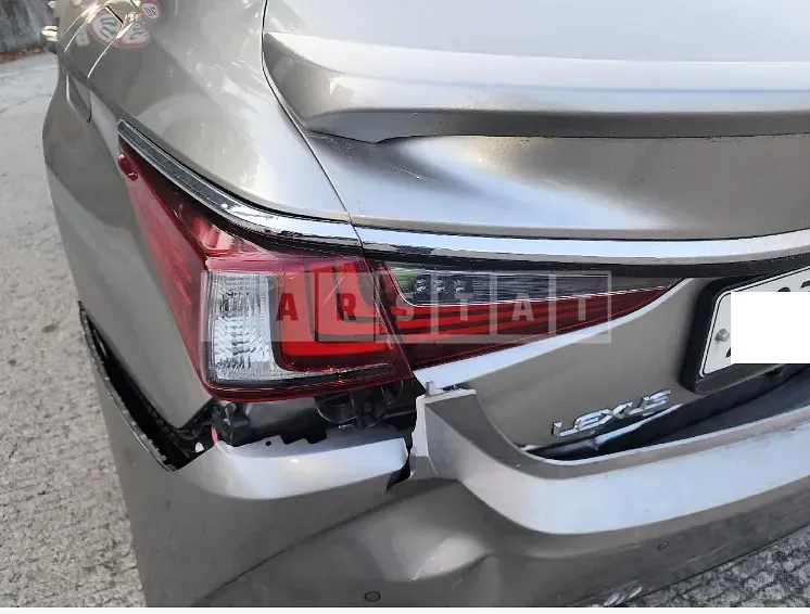 Photo 2 of 6: 2022 Lexus ES300h, VIN JTHBA1C15N2009481 — Korean insurance auction