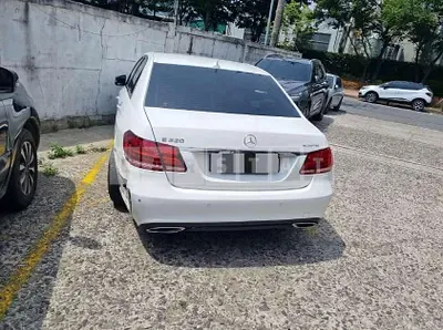 Photo 1 of 11: 2015 Mercedes-Benz E220 BlueTec, VIN WDDHF0AB3FB154058 — Korean insurance auction