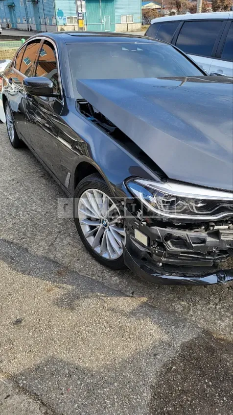 Photo 2 of 9: 2019 BMW 530i xDrive Luxury, VIN WBAJD9102KB278141 — Korean insurance auction