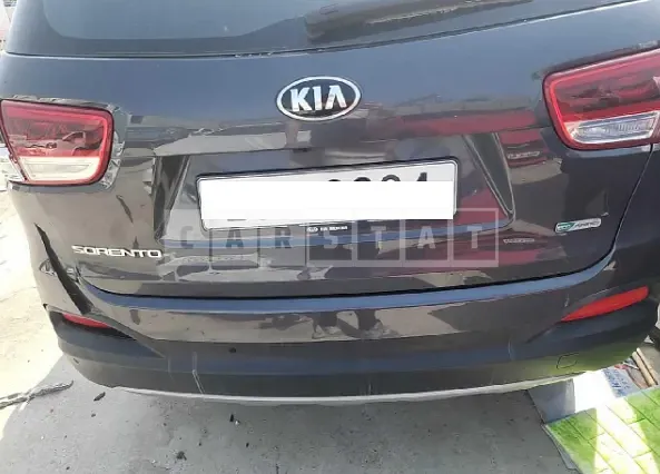 Photo 2 of 12: 2017 Kia Sorento, VIN KNAPS81ABHA272213 — Korean insurance auction