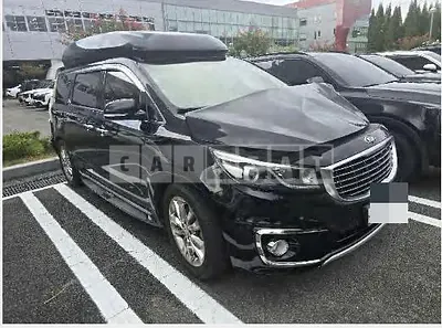 Photo 1 of 12: 2017 Kia Carnivals — Korean insurance auction