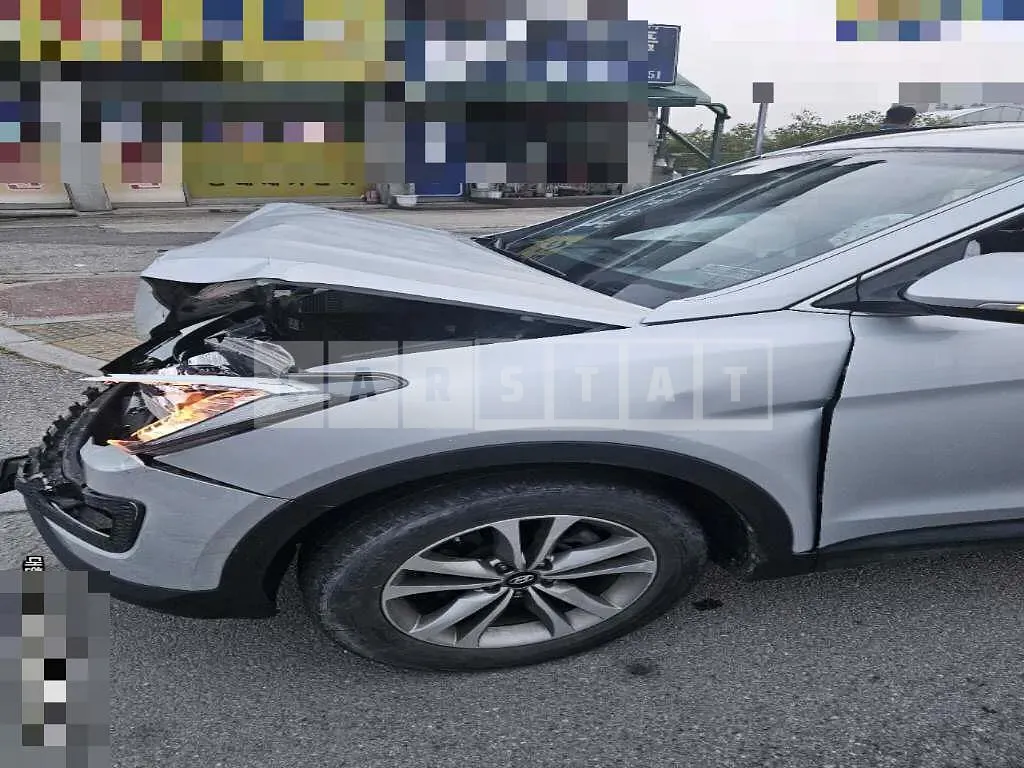 Photo 2 of 11: 2015 Hyundai Santa Fe DM 2.0 — Korean insurance auction