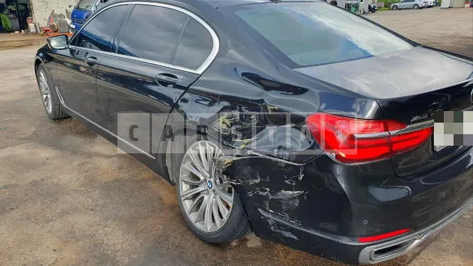 Photo 2 of 7: 2016 BMW 750Li xDrive — Korean insurance auction