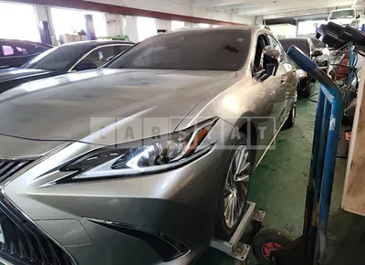 Photo 1 of 11: 2020 Lexus ES300h, VIN JTHB21B18L2091850 — Korean insurance auction