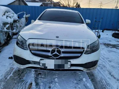 Photo 1 of 9: 2019 Mercedes-Benz E300 4Matic, VIN WDDZF4KB1KA619527 — Korean insurance auction