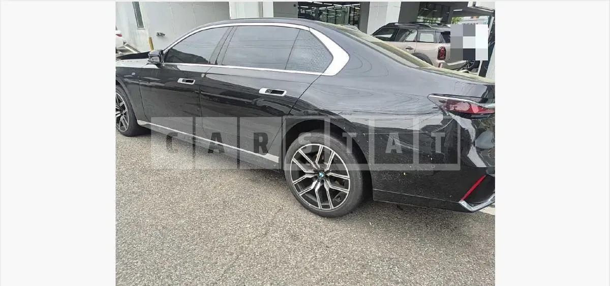 Photo 2 of 46: 2024 BMW 740d xDrive — Korean insurance auction