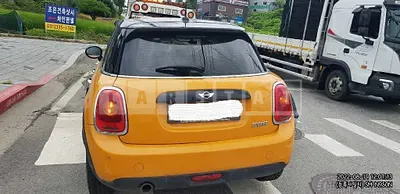 Photo 1 of 26: 2016 MINI Cooper Five-Door, VIN WMWXU1108G2A92870 — Korean insurance auction