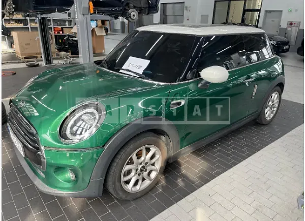 Photo 2 of 11: 2021 MINI Cooper — Korean insurance auction