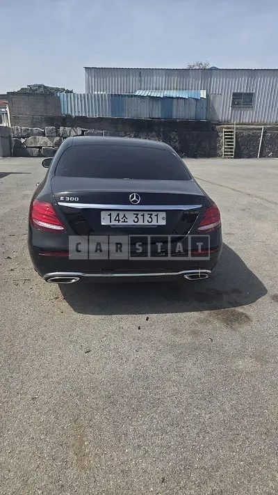 Photo 1 of 3: 2019 Mercedes-Benz E300, VIN WDDZF4JB5KA615093 — Korean insurance auction