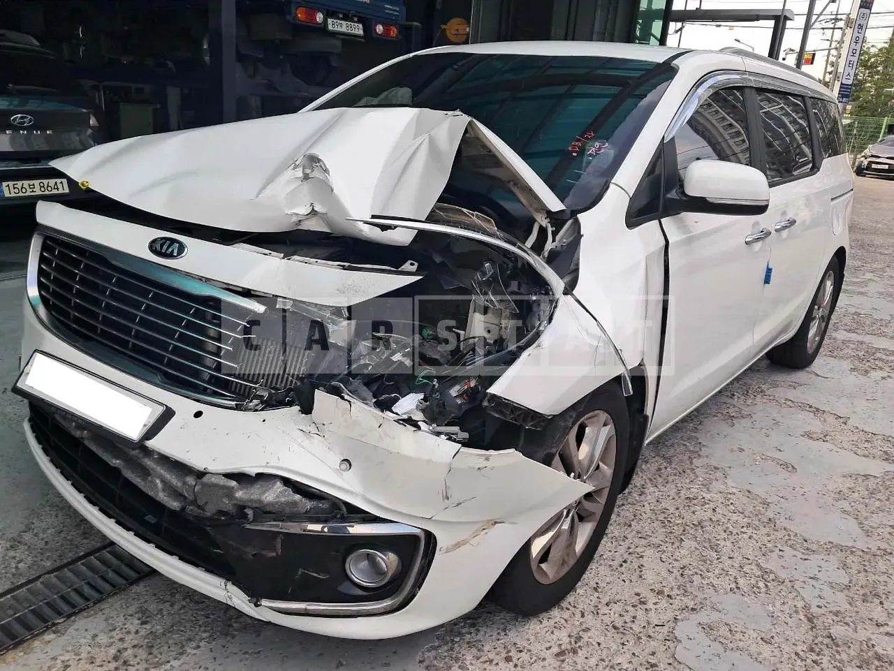 Photo 2 of 13: 2016 Kia Carnival, VIN KNAMC81ABGS183746 — Korean insurance auction