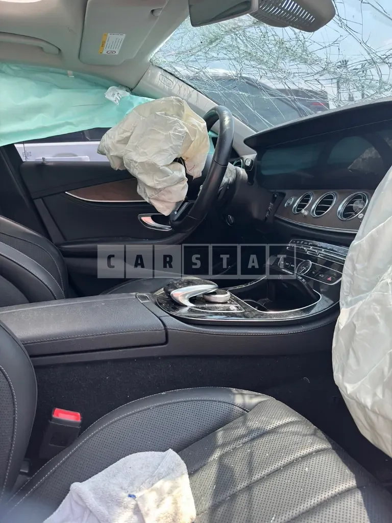 Photo 2 of 19: 2019 Mercedes-Benz E300 — Korean insurance auction