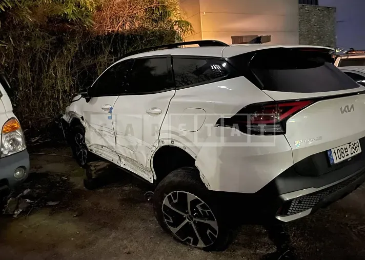 Photo 2 of 43: 2022 Kia Sportage, VIN KNAPX81GBNK000971 — Korean insurance auction