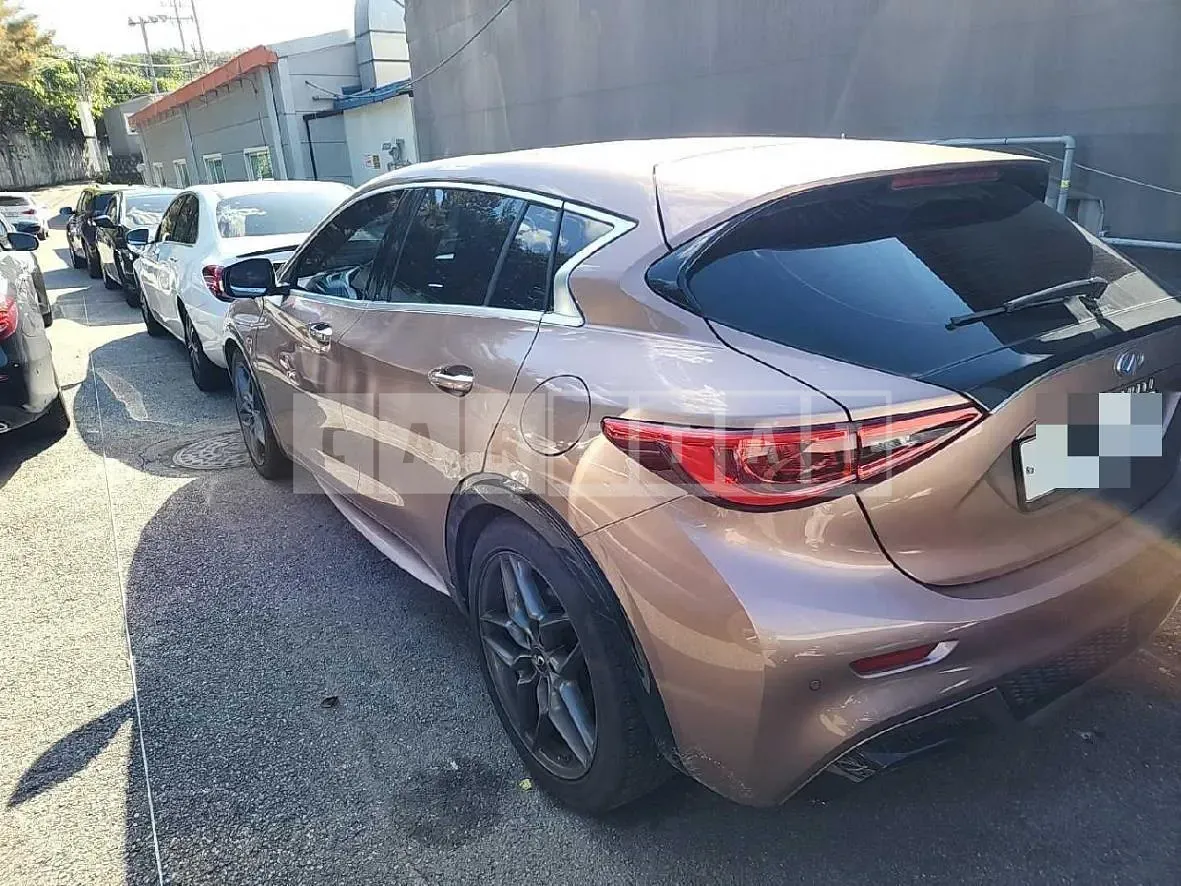 Photo 2 of 13: 2018 Infiniti Q30 Premium City Black 2.0 Tur — Korean insurance auction