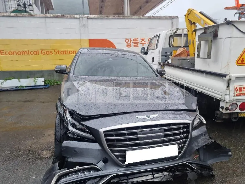 Photo 2 of 26: 2018 Hyundai Genesis /G80, VIN KMHGL412BJU293604 — Korean insurance auction