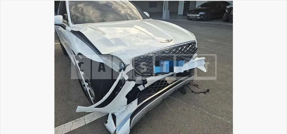 Photo 2 of 47: 2022 Genesis GV70 — Korean insurance auction