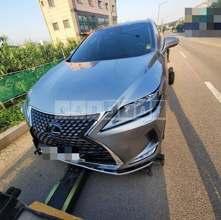 Photo 2 of 16: 2021 Lexus RX450h, VIN JTJBGMCAXM2072010 — Korean insurance auction