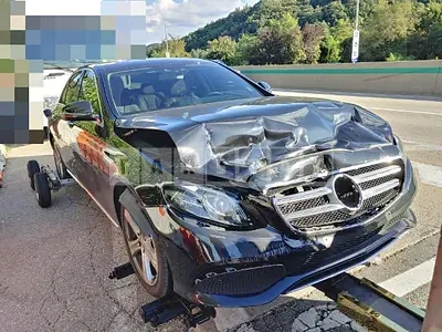 Photo 1 of 5: 2017 Mercedes-Benz E220 d — Korean insurance auction