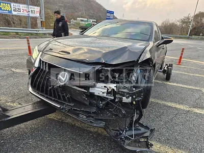 Photo 1 of 9: 2023 Lexus ES300h, VIN JTHBA1C14P2015081 — Korean insurance auction