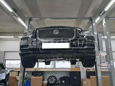 Photo 1 of 35: 2015 Jaguar XJ 3.0SC, VIN SAJAA2277F8V88742 — Korean insurance auction