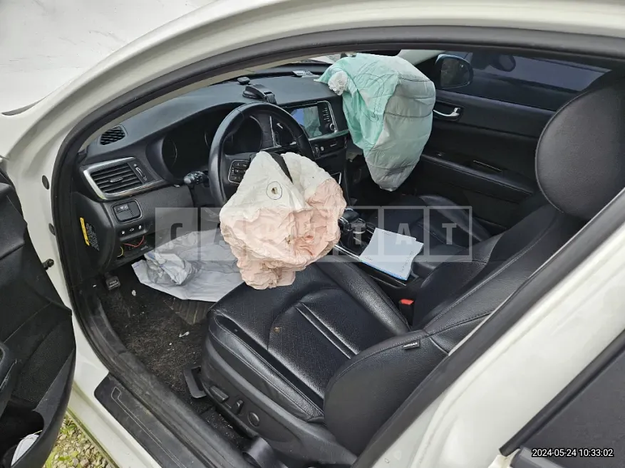 Photo 2 of 7: 2015 Kia K5 2.0 — Korean insurance auction