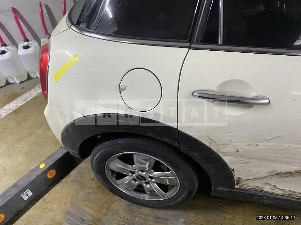 Photo 2 of 16: 2015 MINI Cooper Five-Door, VIN WMWXS5101F2B06328 — Korean insurance auction