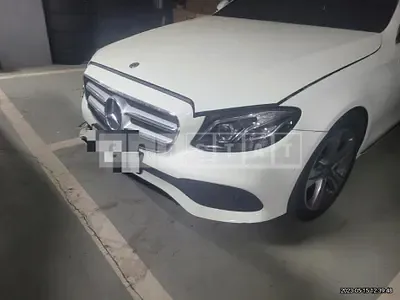 Photo 1 of 32: 2019 Mercedes-Benz E220 d, VIN WDDZF0EB4KA567637 — Korean insurance auction