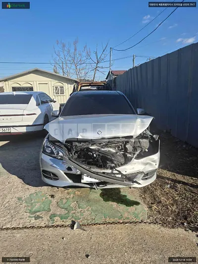 Photo 1 of 12: 2016 Mercedes-Benz E250 BlueTec 4Matic, VIN WDDHF9HB4GB307297 — Korean insurance auction