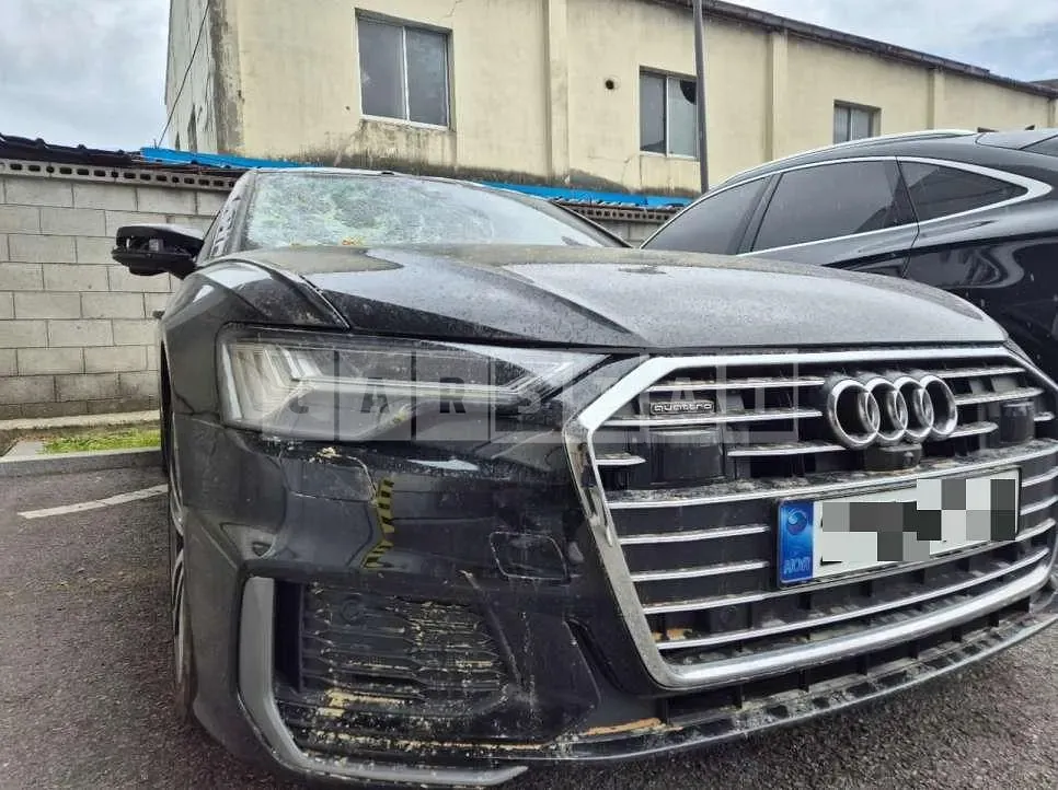 Photo 2 of 32: 2023 Audi A6 45 TFSI quattro — Korean insurance auction