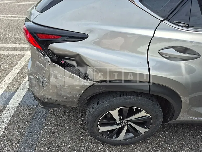 Photo 2 of 16: 2021 Lexus NX300h — Korean insurance auction