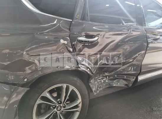 Photo 2 of 5: 2019 Hyundai Santa Fe — Korean insurance auction