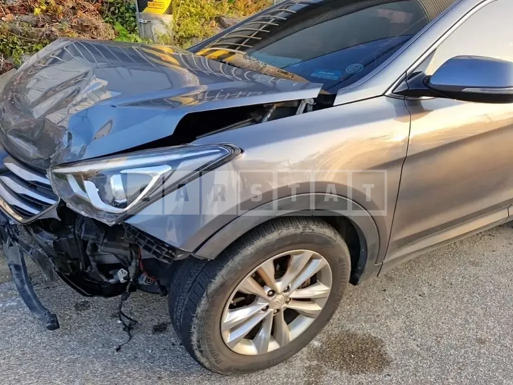 Photo 2 of 19: 2016 Hyundai Santa Fe DM — Korean insurance auction