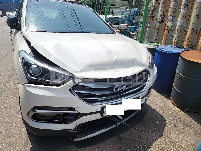 Photo 2 of 33: 2015 Hyundai Santa Fe — Korean insurance auction