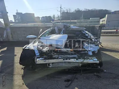Photo 1 of 32: 2024 Hyundai Modern Ionic 5, VIN KMHKR81FPRU244762 — Korean insurance auction
