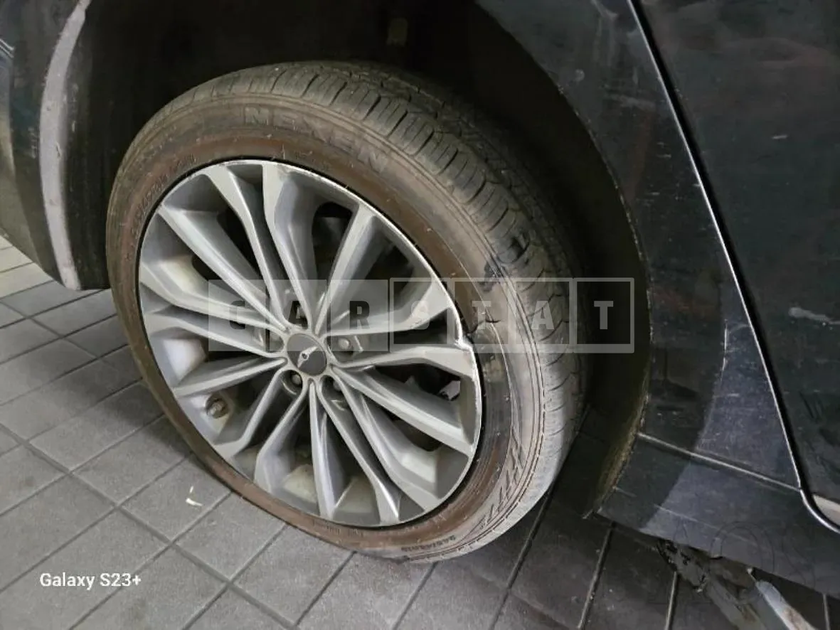 Photo 2 of 14: 2015 Genesis 330 — Korean insurance auction