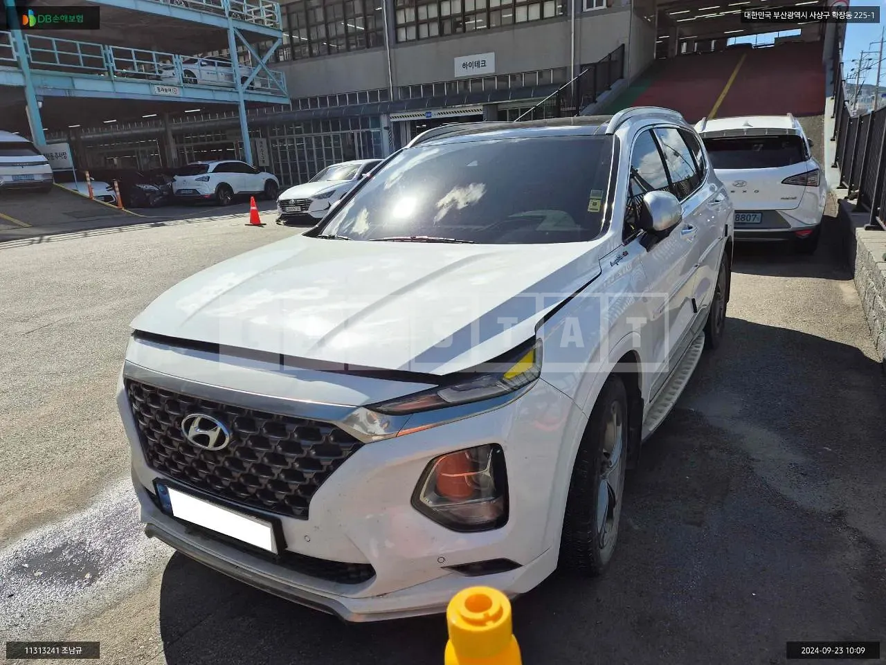 Photo 2 of 10: 2018 Hyundai Santa Fe, VIN KMHS581CBKU108952 — Korean insurance auction