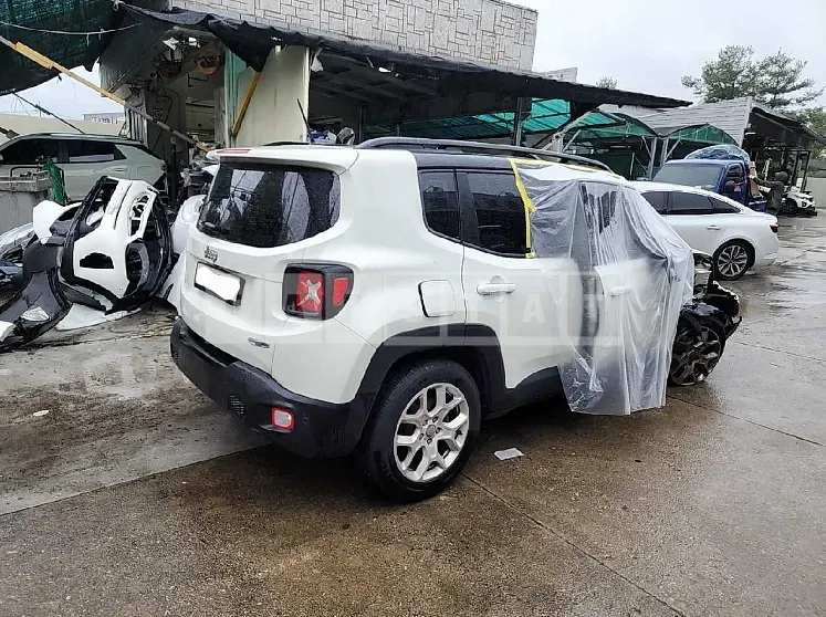 Photo 2 of 8: 2017 Jeep Zip Renegade 2.4, VIN 1C4BU0000HPG83742 — Korean insurance auction