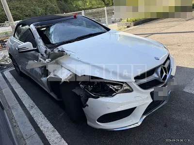 Photo 1 of 21: 2015 Mercedes-Benz E200 Cabriolet — Korean insurance auction