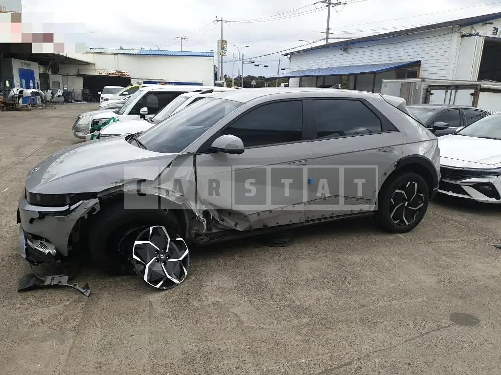 Photo 2 of 13: 2022 Hyundai IONIQ 5 AWD, VIN KMHKL81FPPU132784 — Korean insurance auction